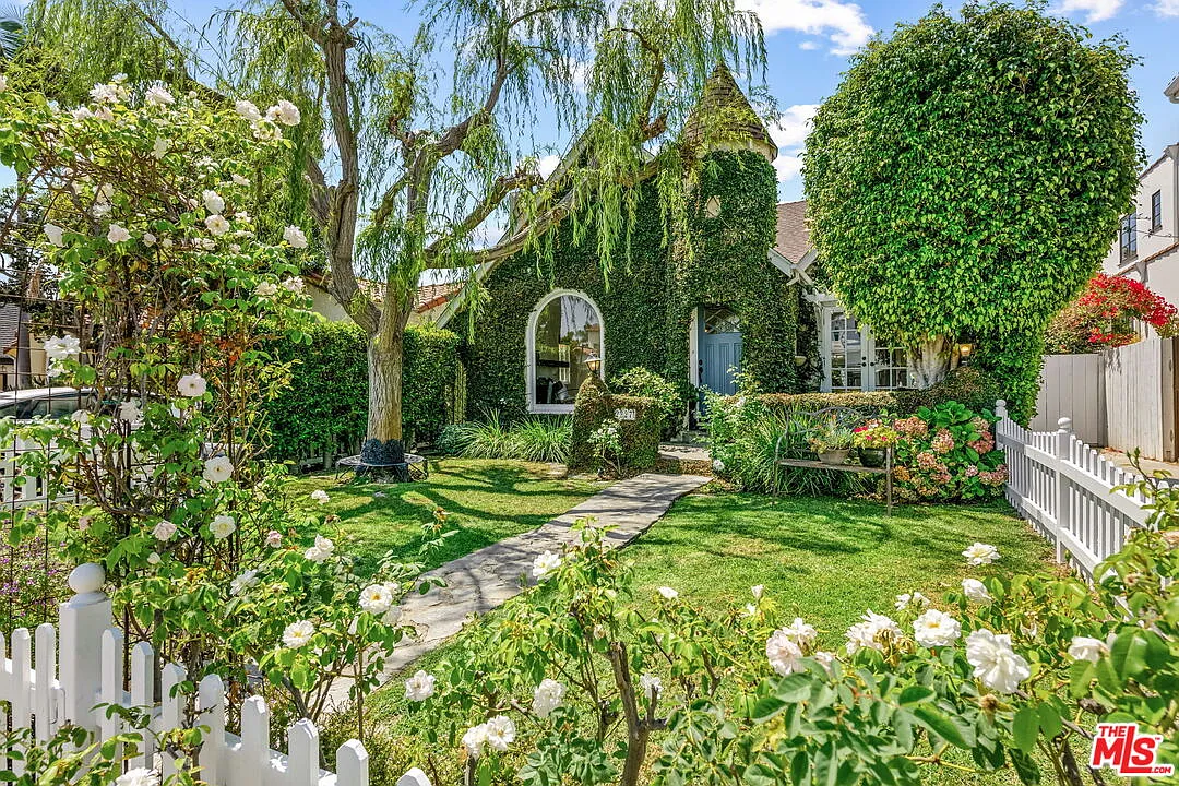 2227 Malcolm Ave, Los Angeles, CA 90064
